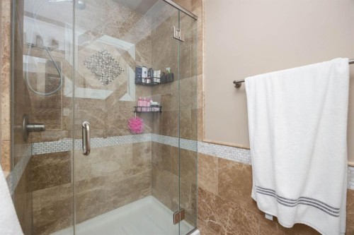 724 Heritage Drive, Fort Mcmurray, AB - Indoor Photo Showing Bathroom
