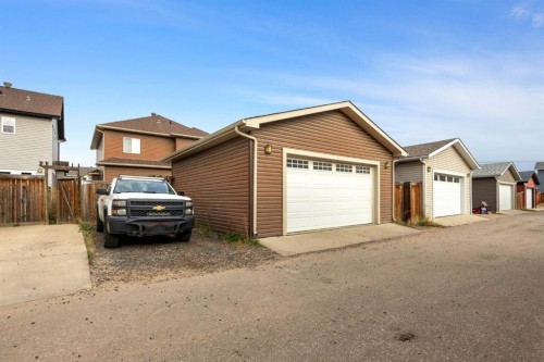201 Snowy Owl Way, Fort Mcmurray, AB 