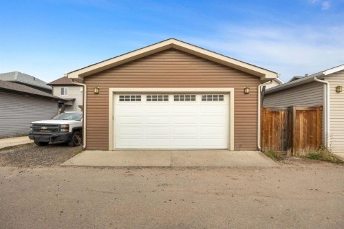 201 Snowy Owl Way, Fort Mcmurray, AB 