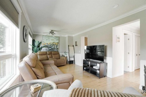 108 Norbasca Bay, Fort Mcmurray, AB - Indoor Photo Showing Living Room