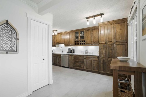 108 Norbasca Bay, Fort Mcmurray, AB - Indoor Photo Showing Kitchen