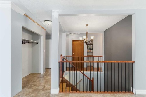 125 Oaks Crescent, Fort Mcmurray, AB - Indoor Photo Showing Other Room