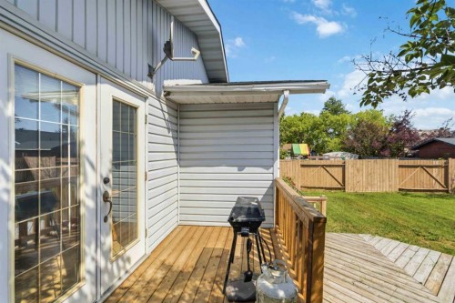 125 Oaks Crescent, Fort Mcmurray, AB - Outdoor With Deck Patio Veranda With Exterior