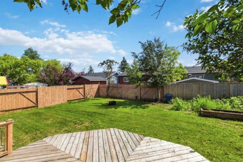 125 Oaks Crescent, Fort Mcmurray, AB - Outdoor With Deck Patio Veranda With Backyard