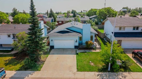125 Oaks Crescent, Fort Mcmurray, AB - Outdoor With Facade