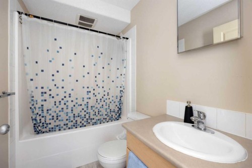 2302-200 Lougheed Drive, Fort Mcmurray, AB - Indoor Photo Showing Bathroom