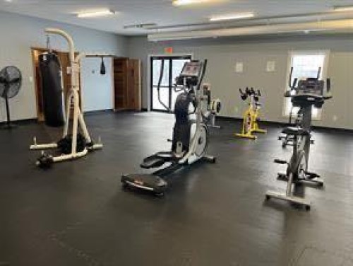 2302-200 Lougheed Drive, Fort Mcmurray, AB - Indoor Photo Showing Gym Room