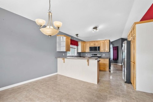 337 Diefenbaker Drive, Fort Mcmurray, AB - Indoor Photo Showing Kitchen