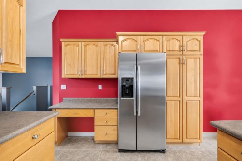 337 Diefenbaker Drive, Fort Mcmurray, AB - Indoor Photo Showing Kitchen