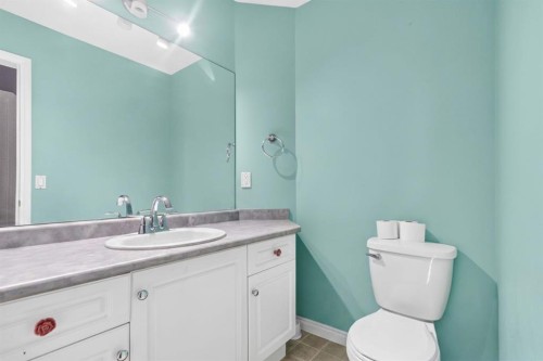 337 Diefenbaker Drive, Fort Mcmurray, AB - Indoor Photo Showing Bathroom
