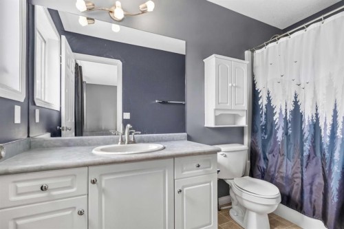 337 Diefenbaker Drive, Fort Mcmurray, AB - Indoor Photo Showing Bathroom