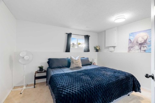 128 Cornwall Drive, Fort Mcmurray, AB - Indoor Photo Showing Bedroom