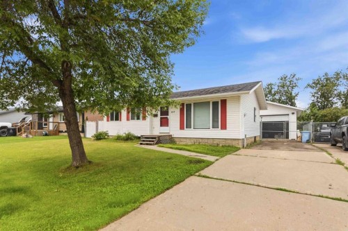 157 Rogers Crescent  Fort Mcmurray, AB T9H 2W7
