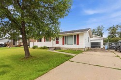 157 Rogers Crescent Fort Mcmurray, AB T9H 2W7