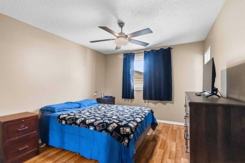 157 Rogers Crescent, Fort Mcmurray, AB - Indoor Photo Showing Bedroom