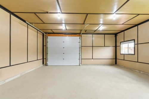 157 Rogers Crescent, Fort Mcmurray, AB - Indoor Photo Showing Garage