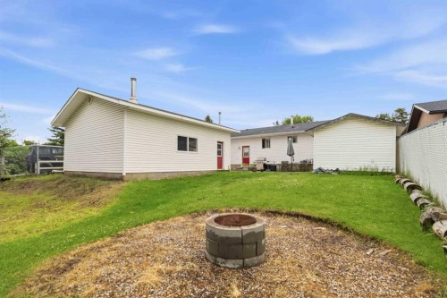 157 Rogers Crescent, Fort Mcmurray, AB - Outdoor With Exterior