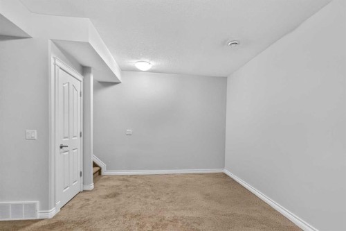 229 Heritage Drive, Fort Mcmurray, AB - Indoor Photo Showing Other Room