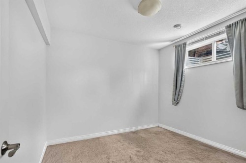 229 Heritage Drive, Fort Mcmurray, AB - Indoor Photo Showing Other Room