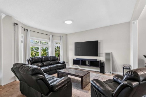 229 Heritage Drive, Fort Mcmurray, AB - Indoor Photo Showing Living Room