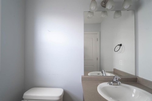 112 Sandstone Lane, Fort Mcmurray, AB - Indoor Photo Showing Bathroom