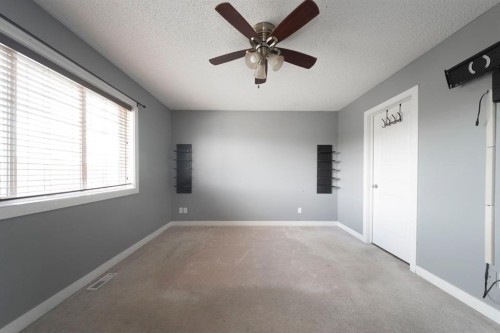 112 Sandstone Lane, Fort Mcmurray, AB - Indoor Photo Showing Other Room