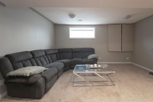 112 Sandstone Lane, Fort Mcmurray, AB - Indoor Photo Showing Living Room