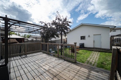112 Sandstone Lane, Fort Mcmurray, AB - Outdoor With Deck Patio Veranda With Exterior