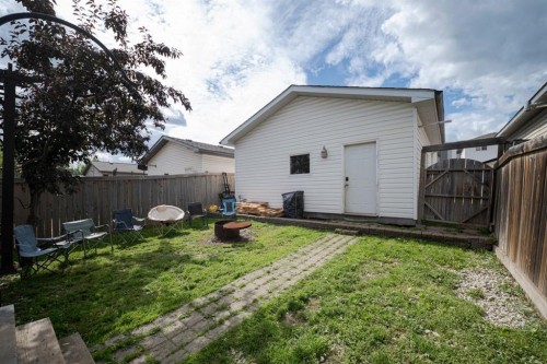 112 Sandstone Lane, Fort Mcmurray, AB - Outdoor With Exterior