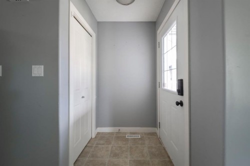 112 Sandstone Lane, Fort Mcmurray, AB - Indoor Photo Showing Other Room
