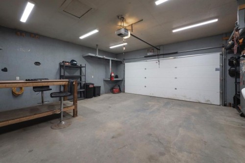 112 Sandstone Lane, Fort Mcmurray, AB - Indoor Photo Showing Garage