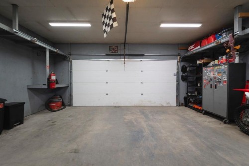 112 Sandstone Lane, Fort Mcmurray, AB - Indoor Photo Showing Garage