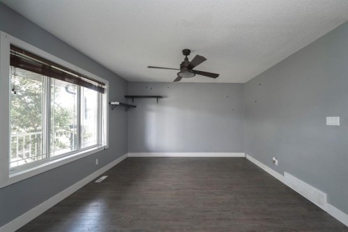 112 Sandstone Lane, Fort Mcmurray, AB - Indoor Photo Showing Other Room