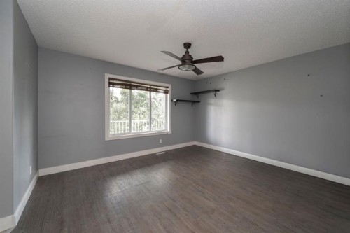 112 Sandstone Lane, Fort Mcmurray, AB - Indoor Photo Showing Other Room