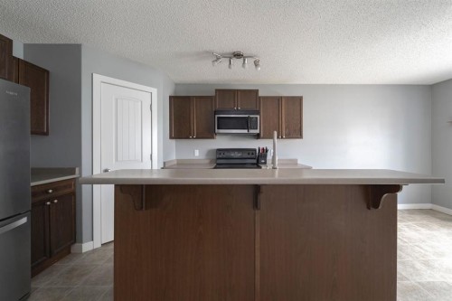 112 Sandstone Lane, Fort Mcmurray, AB - Indoor Photo Showing Kitchen
