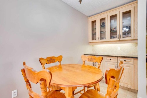 170 Wolverine Drive, Fort Mcmurray, AB - Indoor Photo Showing Dining Room