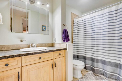 170 Wolverine Drive, Fort Mcmurray, AB - Indoor Photo Showing Bathroom