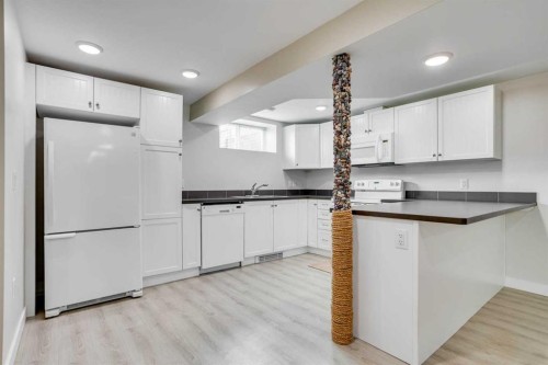 170 Wolverine Drive, Fort Mcmurray, AB - Indoor Photo Showing Kitchen