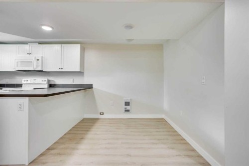 170 Wolverine Drive, Fort Mcmurray, AB - Indoor Photo Showing Kitchen