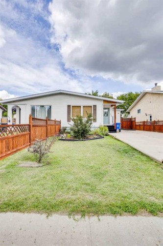 170 Wolverine Drive, Fort Mcmurray, AB - Outdoor With Deck Patio Veranda