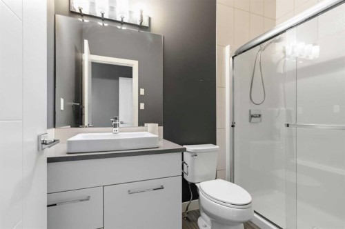201 Athabasca Avenue, Fort Mcmurray, AB - Indoor Photo Showing Bathroom