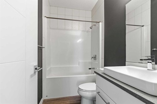 201 Athabasca Avenue, Fort Mcmurray, AB - Indoor Photo Showing Bathroom