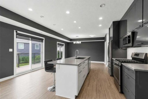201 Athabasca Avenue, Fort Mcmurray, AB - Indoor Photo Showing Kitchen With Upgraded Kitchen