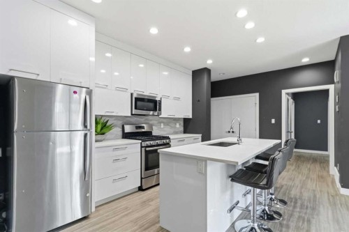 201 Athabasca Avenue, Fort Mcmurray, AB - Indoor Photo Showing Kitchen With Upgraded Kitchen
