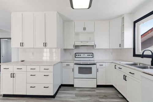162 Elmore Drive, Fort Mcmurray, AB - Indoor Photo Showing Kitchen With Double Sink