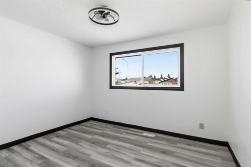 162 Elmore Drive, Fort Mcmurray, AB - Indoor Photo Showing Other Room