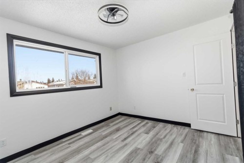 162 Elmore Drive, Fort Mcmurray, AB - Indoor Photo Showing Other Room