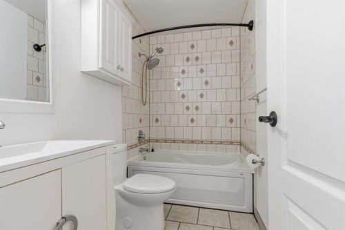 162 Elmore Drive, Fort Mcmurray, AB - Indoor Photo Showing Bathroom