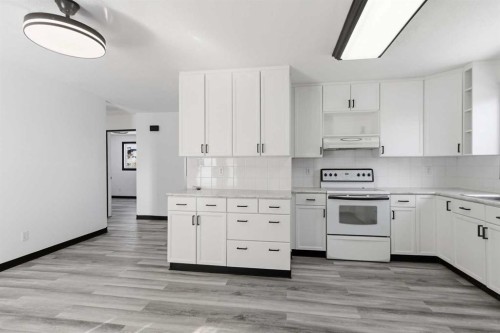 162 Elmore Drive, Fort Mcmurray, AB - Indoor Photo Showing Kitchen