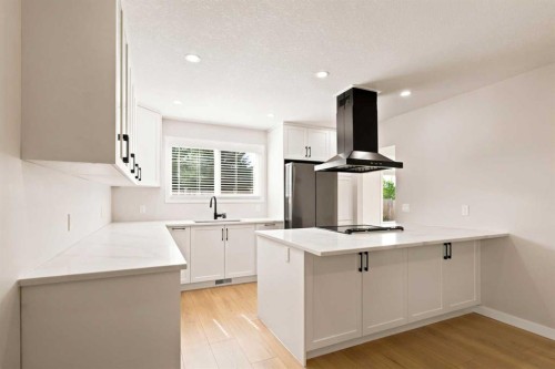 198 Bird Crescent, Fort Mcmurray, AB - Indoor Photo Showing Kitchen